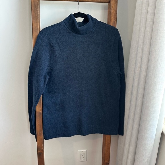 NWT Abercrombie Turtle-Neck Long Sleeve Sweater - Picture 3 of 9